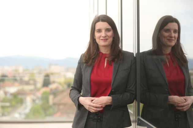 UV-simona kustec lipicer-pl1.JPG