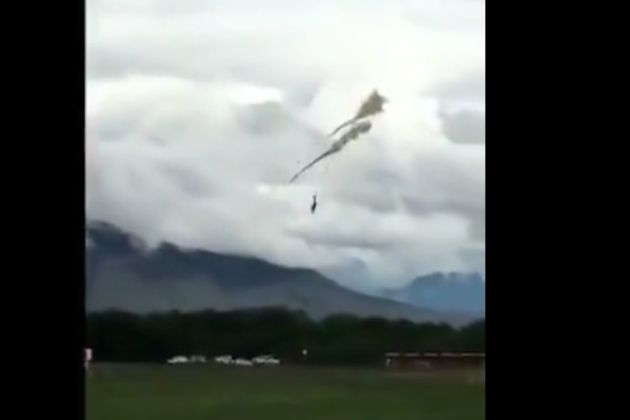 snowbirds letalo strmoglavljenje.jpg