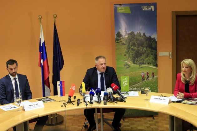 grum pocivalsek pak bobo.JPG