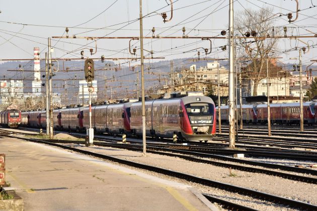 vlak zeleznica promet bobo.jpg