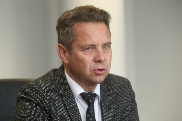 OKVIR-tomaz vesel-pl.jpg