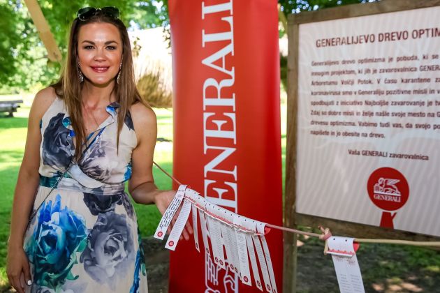 Rebeka Dremelj in Generalijevo drevo optimizma.jpg