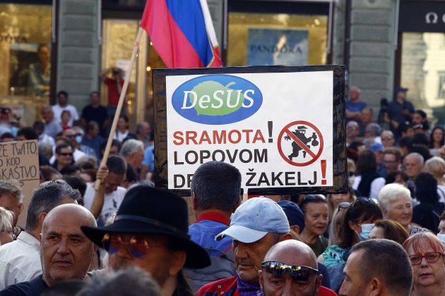 protest vlada ljubljana 26.06.2020 bobo14.JPG