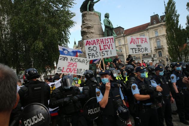 proti anarhistom-pl.JPG