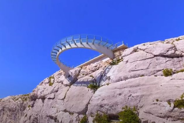 skywalk biokovo.jpg