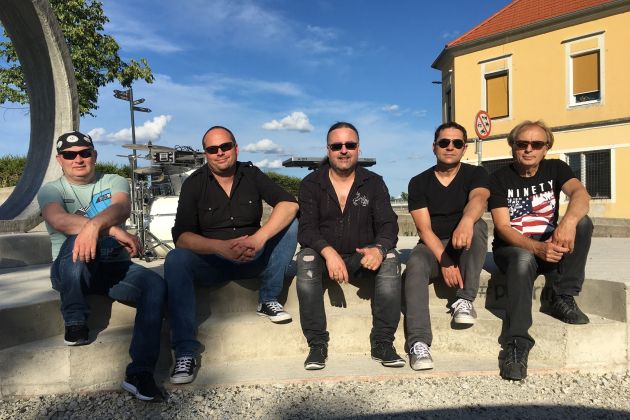 28 bend Milan Trol.jpg