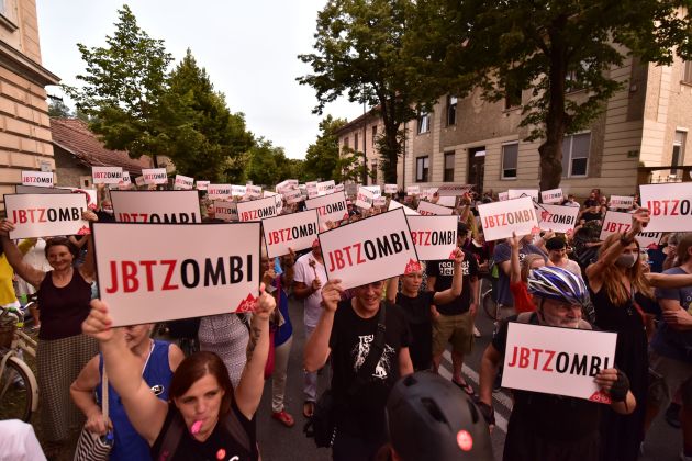 protest ljubljana vlada roska bobo3.jpg