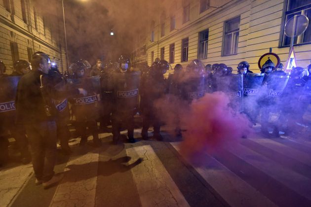 protest policija dim bobo.jpg