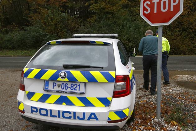 policija stop omejitev gibanja bobo4.JPG