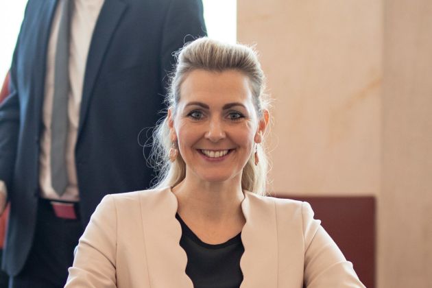Christine Aschbacher.jpg