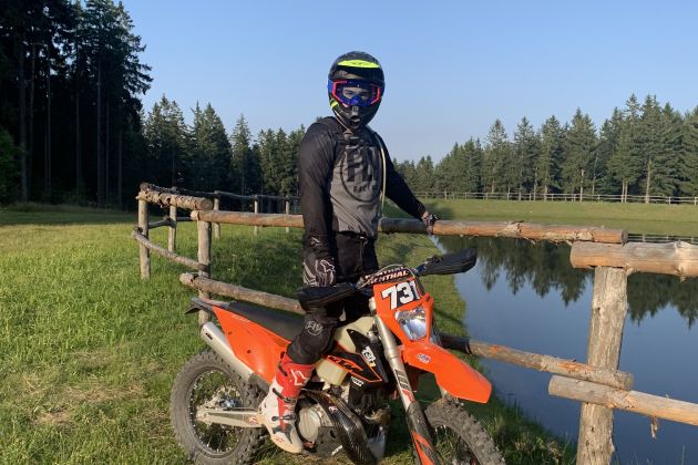 maks mausser motor motokros.jpg