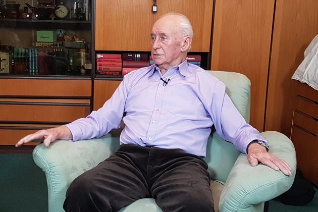 VIKTOR REBERNAK SAM.jpg