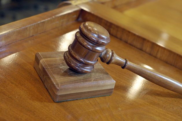 ustavno sodisce kladivo bobo.JPG