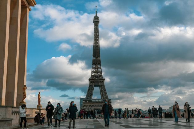 pariz eifflov stolp koronavirus pf.jpg