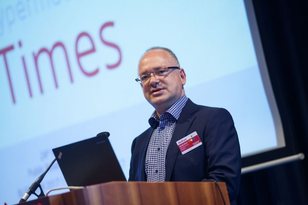 dr Dejan Verčič.jpg