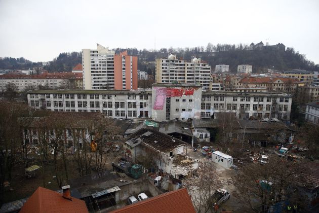 tovarna rog bobo.jpg