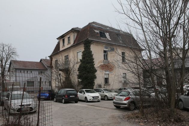 saturnus stavba pl.jpg