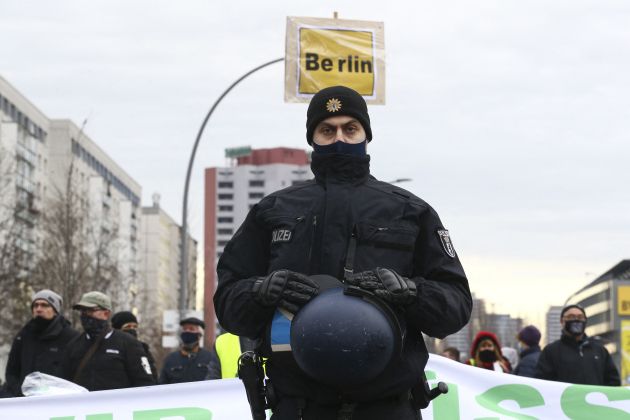 nemcija policija policist berlin pf.jpg