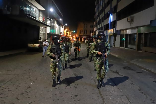 kolumbija vojaki vojska re.JPG