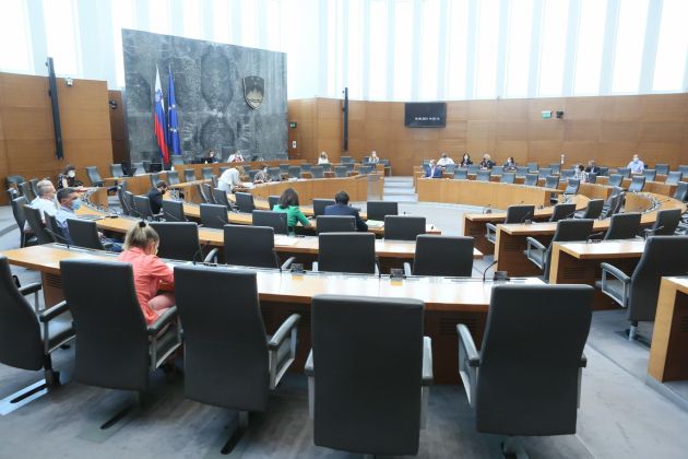 drzavni zbor poslanci dz.jpg