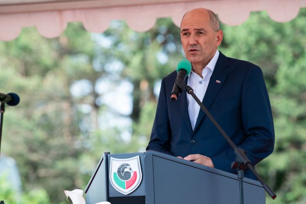 janez jansa vlada tw.jpg