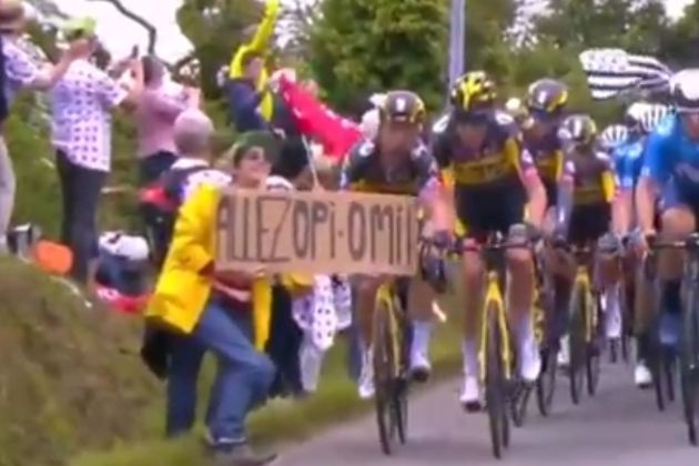 tour zenska transparent.jpg