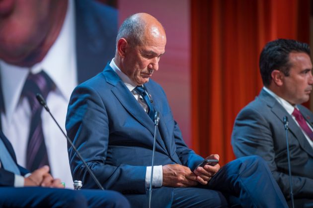 jansa telefon mobitel-BSF.jpg