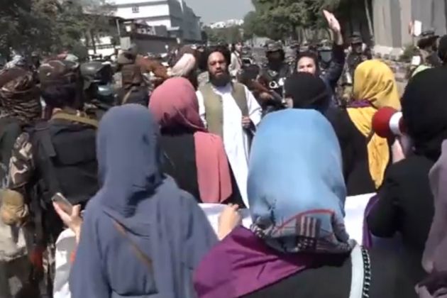 protest kabul zenske talibani.jpg
