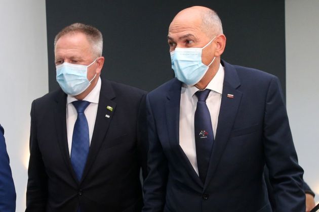 pocivalsek jansa kongres smc.JPG