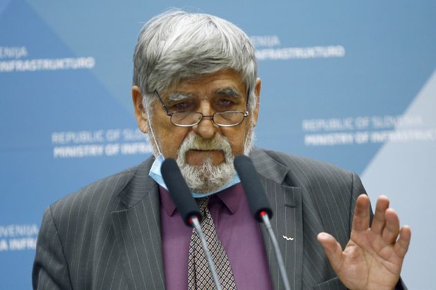 emil milan pintar bobo.JPG