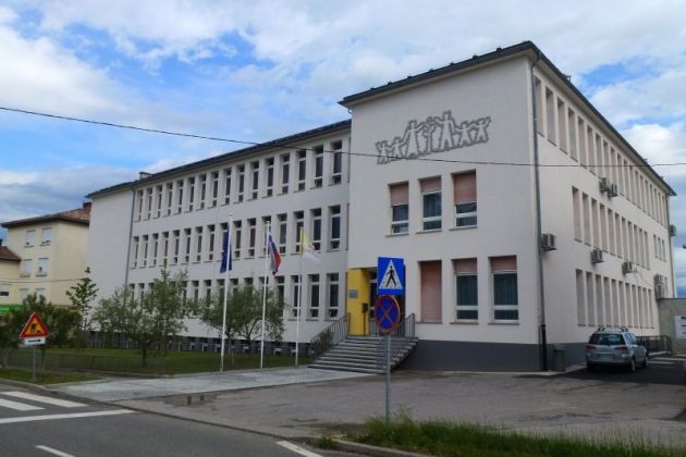 OŠ-Dobrovo.jpg