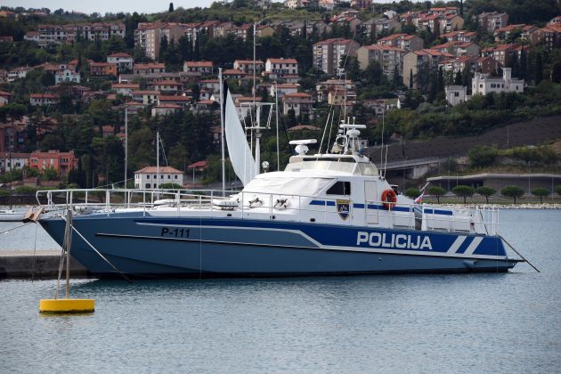 P-111, policijski čoln