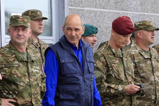 jansa tonin glavas vojaki vojska bobo.JPG