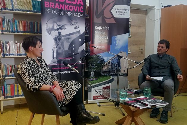 TADEJA BRANKOVIČ V KNJIŽNICI 3-2022.jpg
