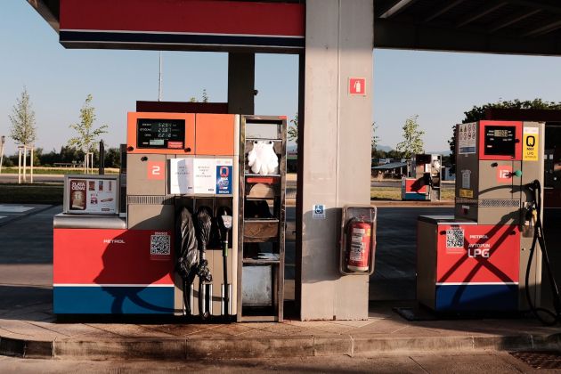 bencinska crpalka petrol.jpg