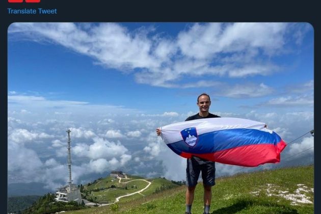 logar kredarica gore zastava.jpg