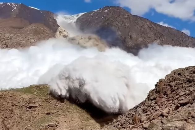 snezni plaz tian shen.jpg