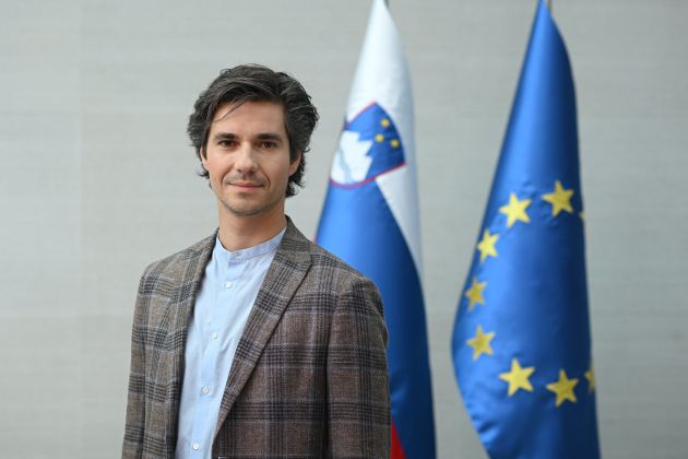 luka mesec vlada.jpg