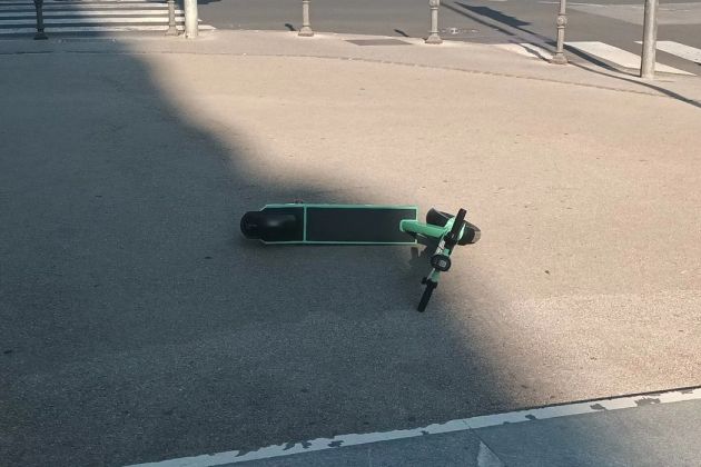 električni-skiro, bolt