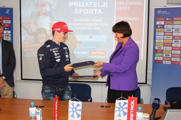 zan-kranjec-podpis-pogodbe.jpg
