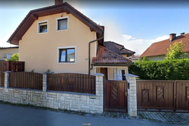 crnuce hisa agenta.jpeg