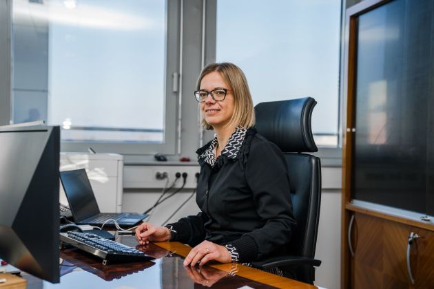 sanja ajanovic hovnik s-svigelj2.jpg