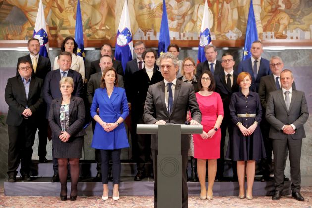 vlada robert golob ukom.jpg