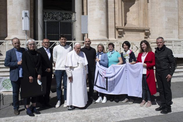 papez francisek janez cerar dovolj je.jpg