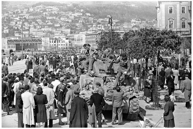 trst 1945 novozelandski tank pf.jpg