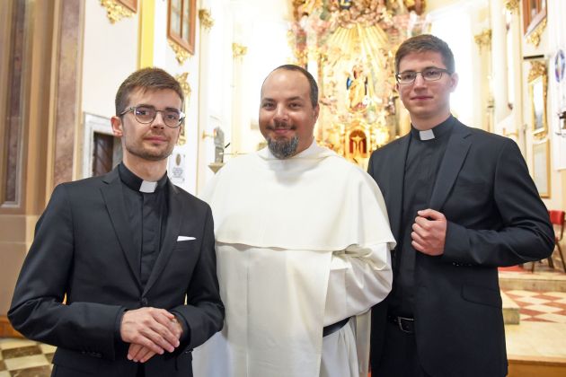 novomasniki 2023 druzina.jpg