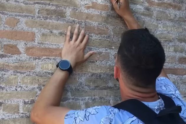 kolosej skrunitev.jpg