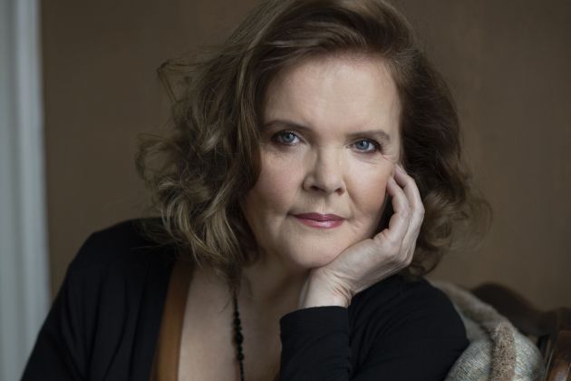 S srcem in strastjo Alenka Sivka, legenda slovenske radijske scene, ustvarja podkaste "Vonj po Sivki