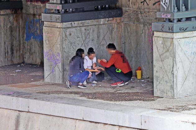 narkomani ljubljana most pl.jpg