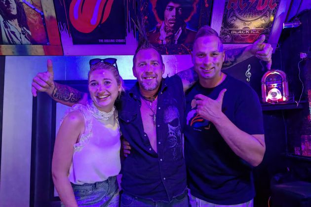 Jure Ličen je prvič v življenju pel karaoke, z Laro sta zapela v duetu, pesem Ustavil bi čas, skupin